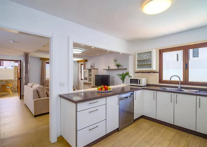 Fayna By 别墅 卡门港